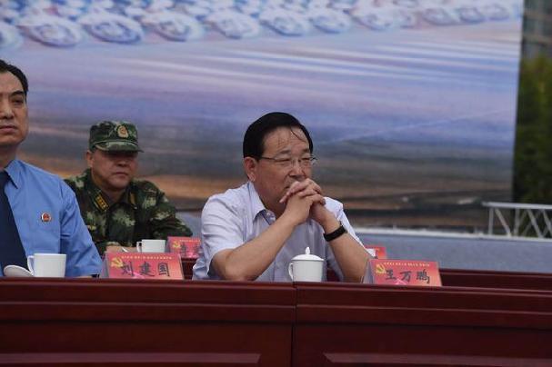 郑州市举行党的十九大安保誓师大会 马懿讲话