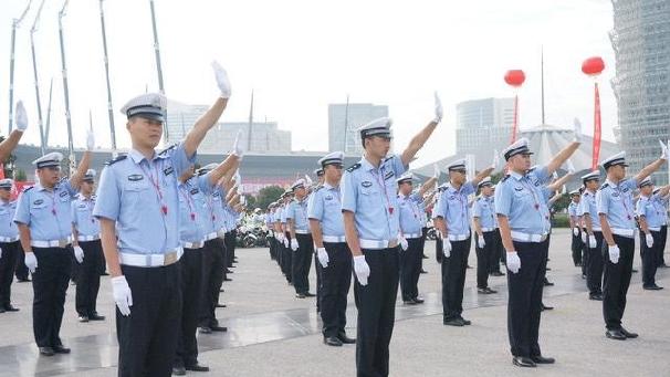 郑州市举行党的十九大安保誓师大会 马懿讲话