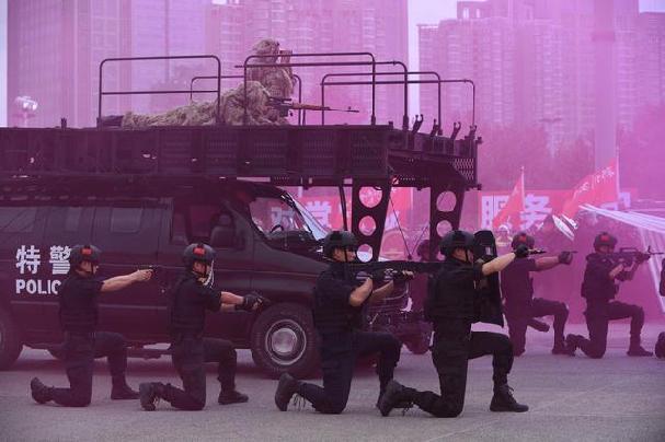 郑州市举行党的十九大安保誓师大会 马懿讲话